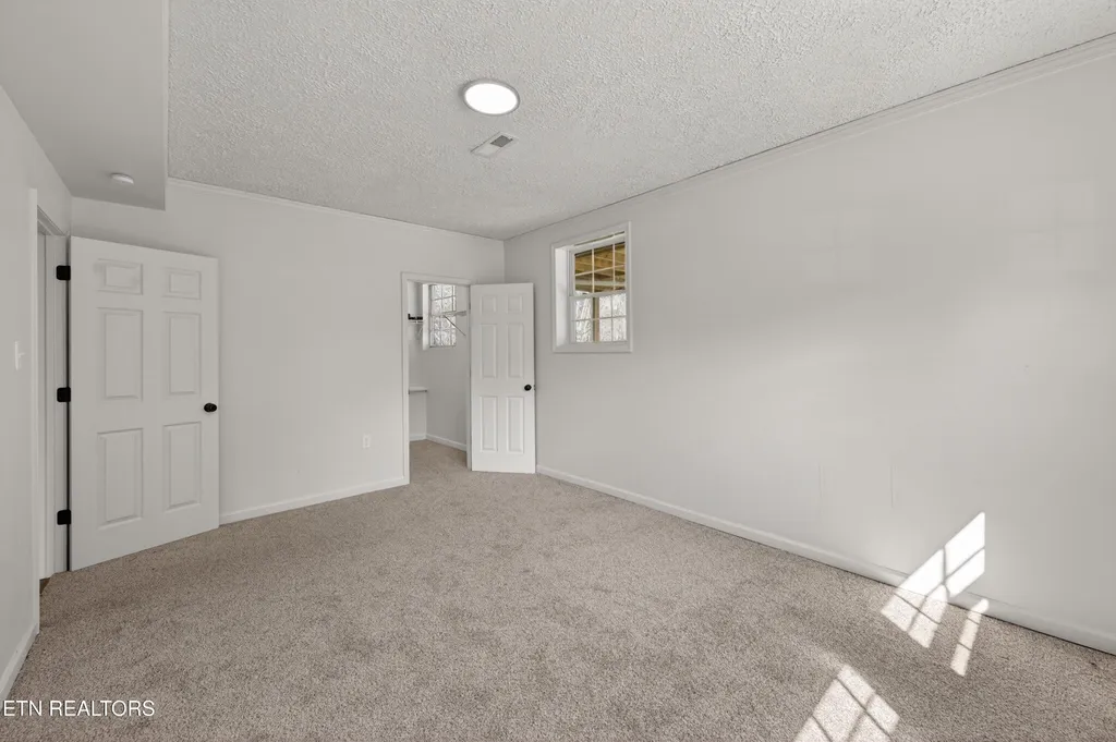 1205 Hoss Road Powell TN 37849