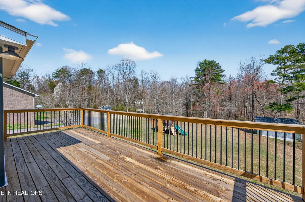 1205 Hoss Road Powell TN 37849