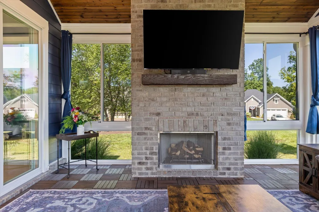 318 Buckhorn Way Loudon TN 37774