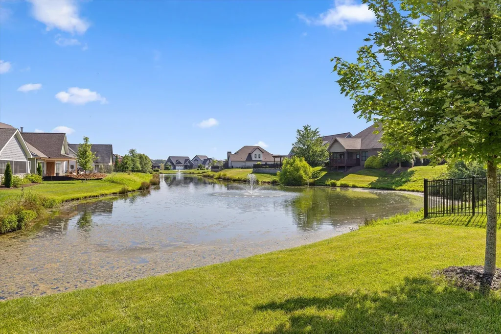 318 Buckhorn Way Loudon TN 37774