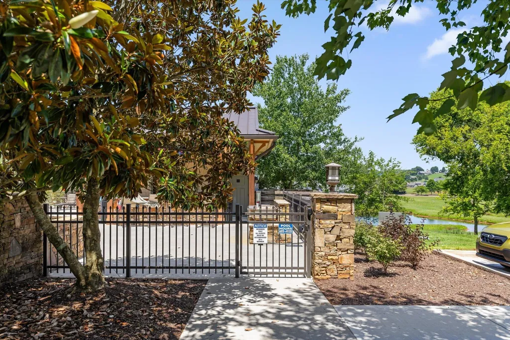 318 Buckhorn Way Loudon TN 37774