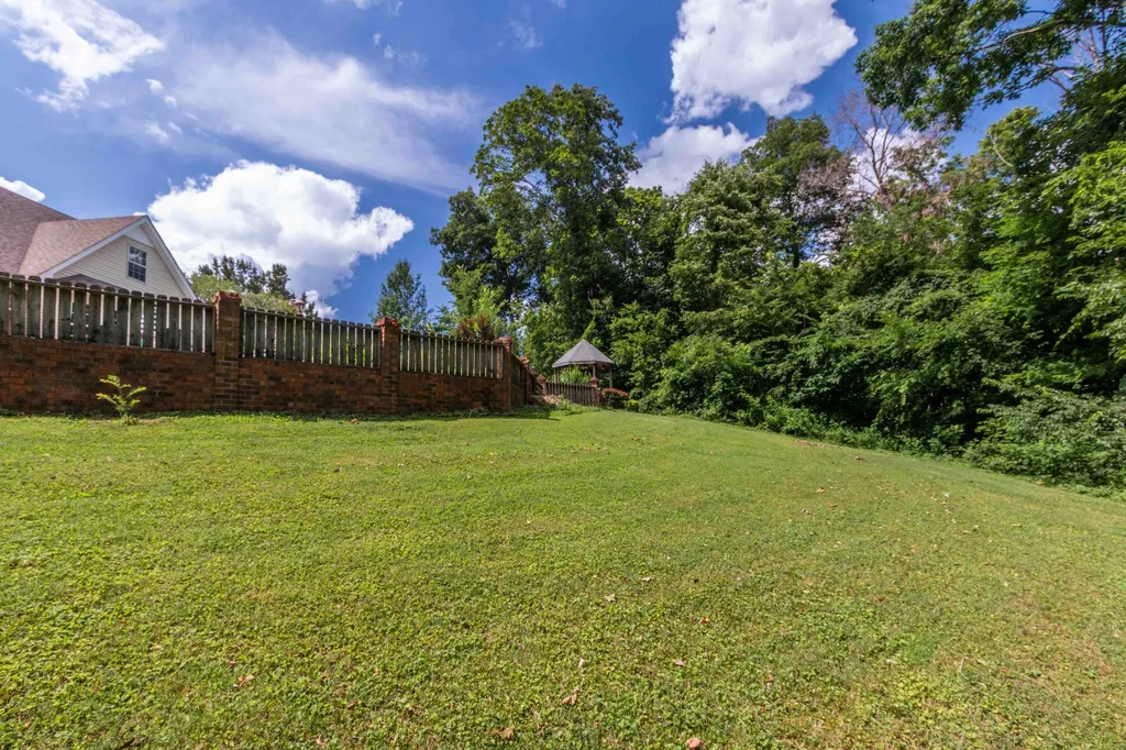 133 Baldridge Drive Cottontown TN 37048