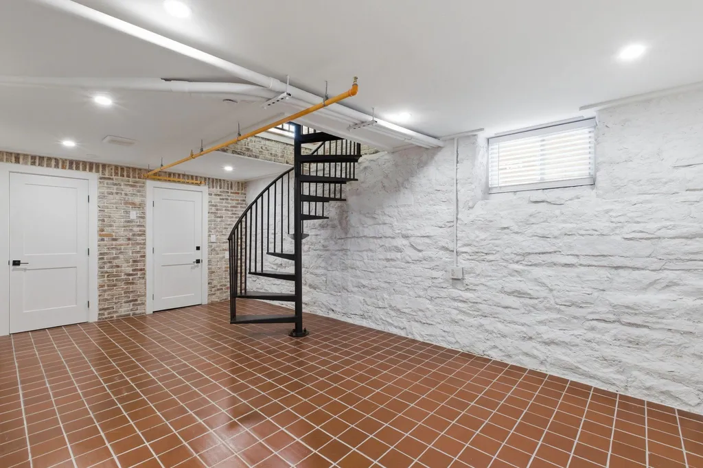 1600 10th Ave, N Nashville TN 37208