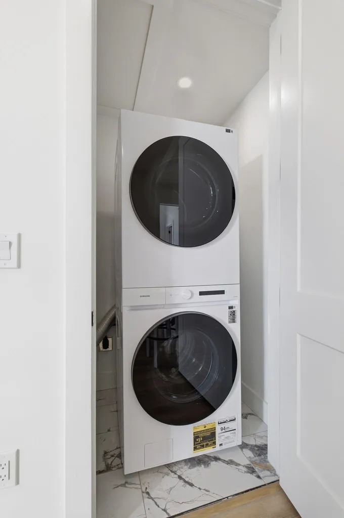 1600 10th Ave, N Nashville TN 37208