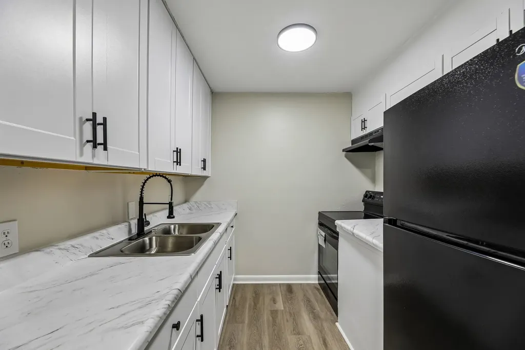 550 Harding Place Nashville TN 37211