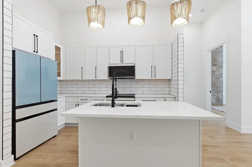 1600 10th Ave, N Nashville TN 37208