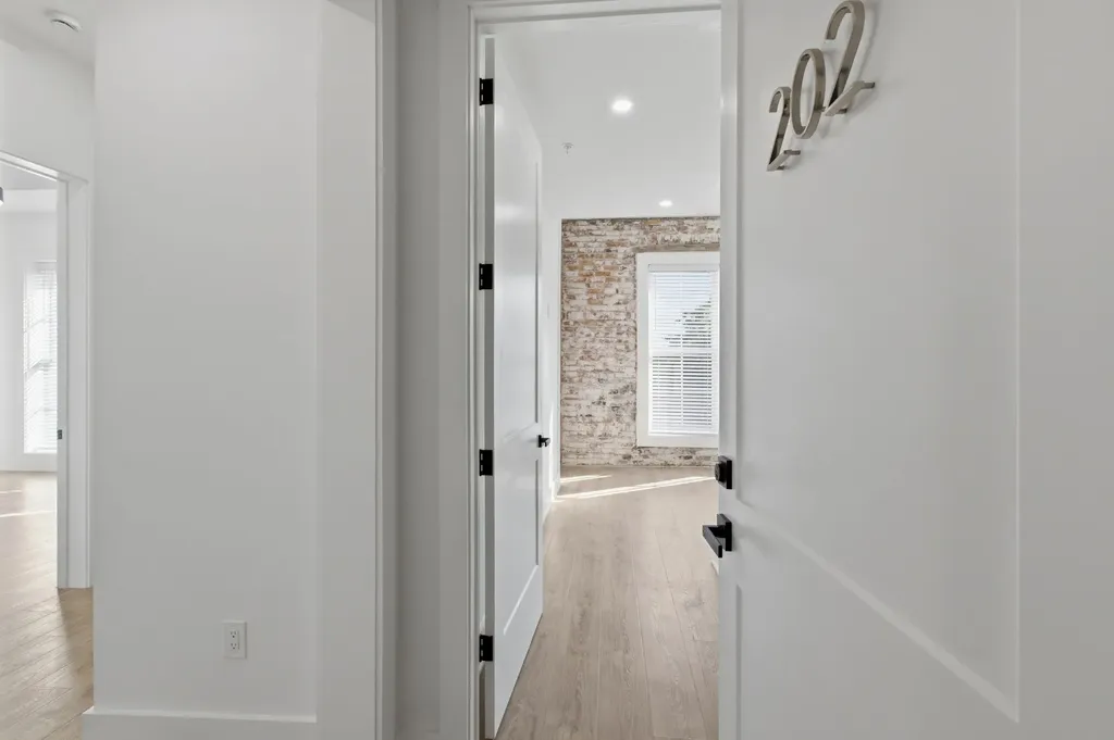 1600 10th Ave, N Nashville TN 37208