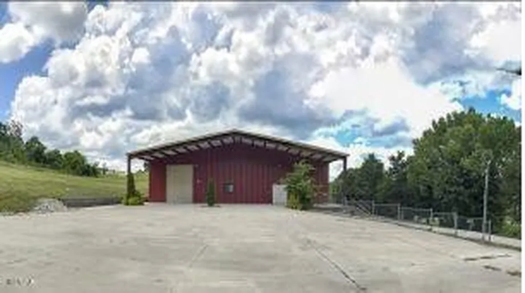 725 W Highway 25 Dandridge TN 37725