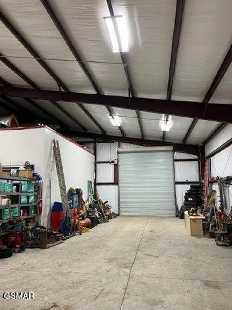725 W Highway 25 Dandridge TN 37725