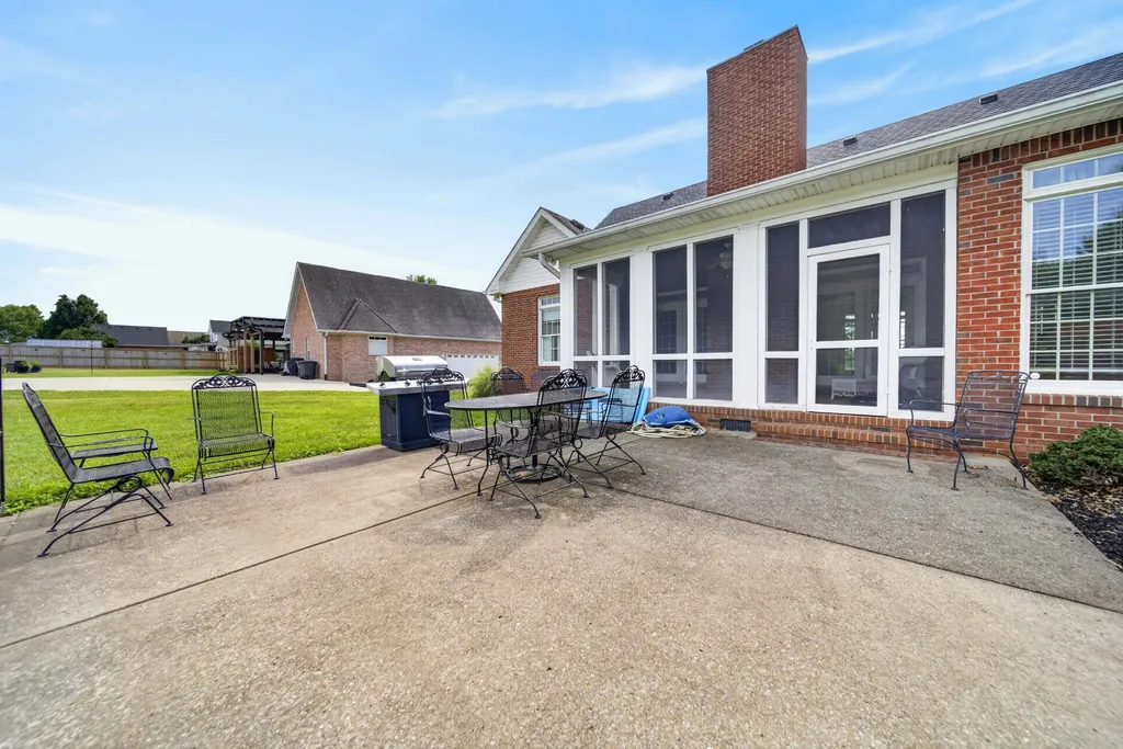 123 Ewing Drive Portland TN 37148
