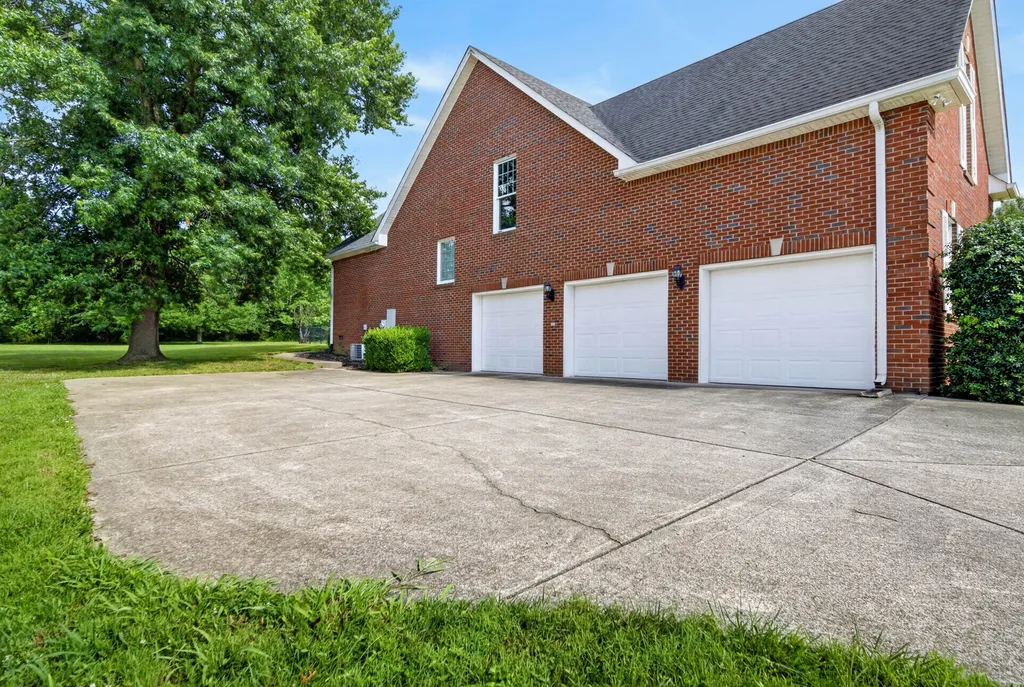 123 Ewing Drive Portland TN 37148