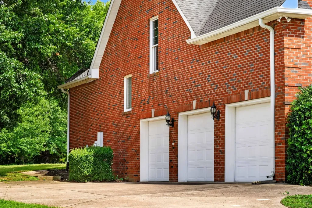 123 Ewing Drive Portland TN 37148