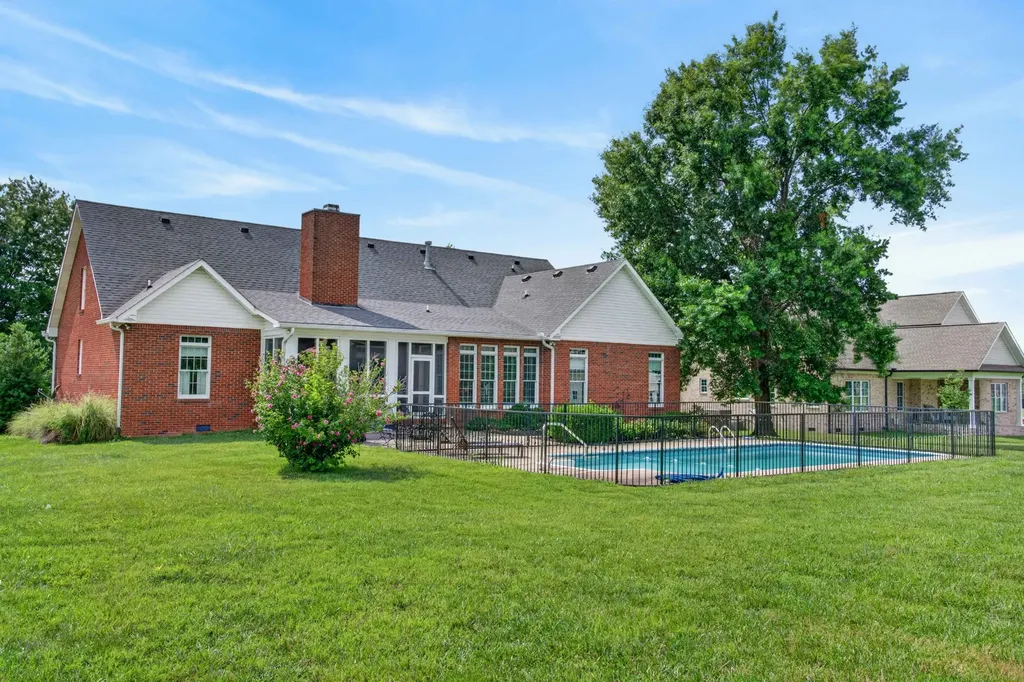 123 Ewing Drive Portland TN 37148
