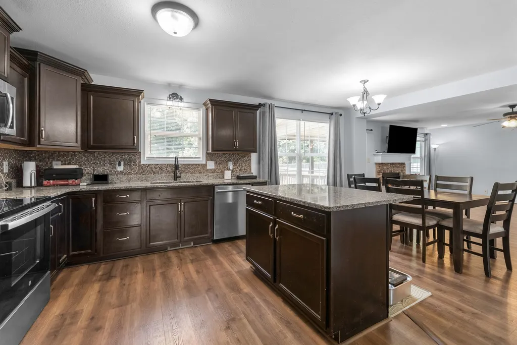789 Banister Drive Clarksville TN 37042