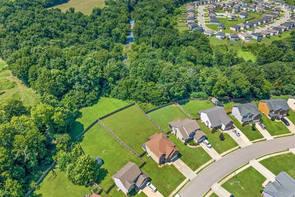789 Banister Drive Clarksville TN 37042