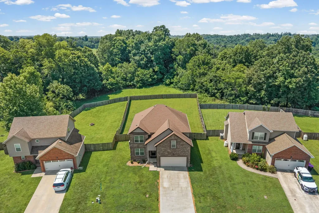 789 Banister Drive Clarksville TN 37042