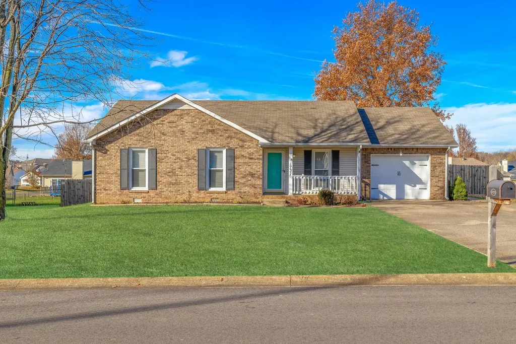 1737 Crestview Drive Clarksville TN 37042
