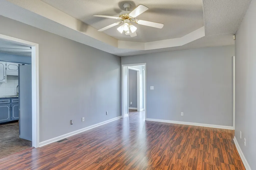 1737 Crestview Drive Clarksville TN 37042
