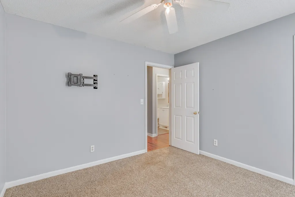 1737 Crestview Drive Clarksville TN 37042