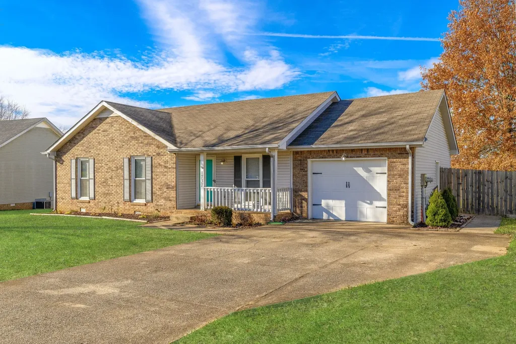 1737 Crestview Drive Clarksville TN 37042