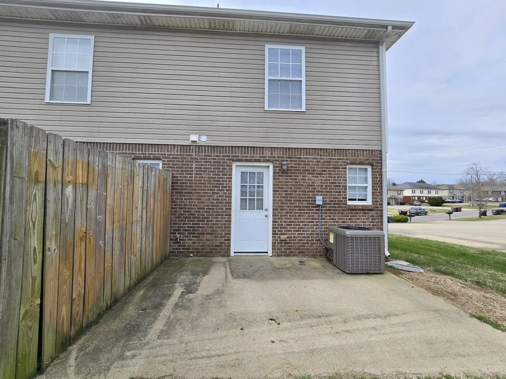 805 Oak Arbor Court Clarksville TN 37040