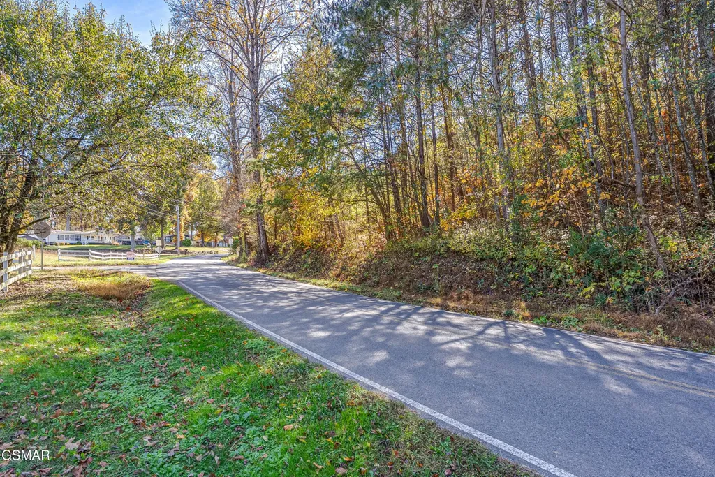 21 Green Hill Road Dandridge TN 37725