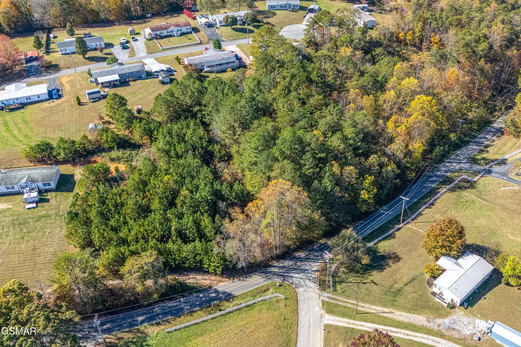 21 Green Hill Road Dandridge TN 37725
