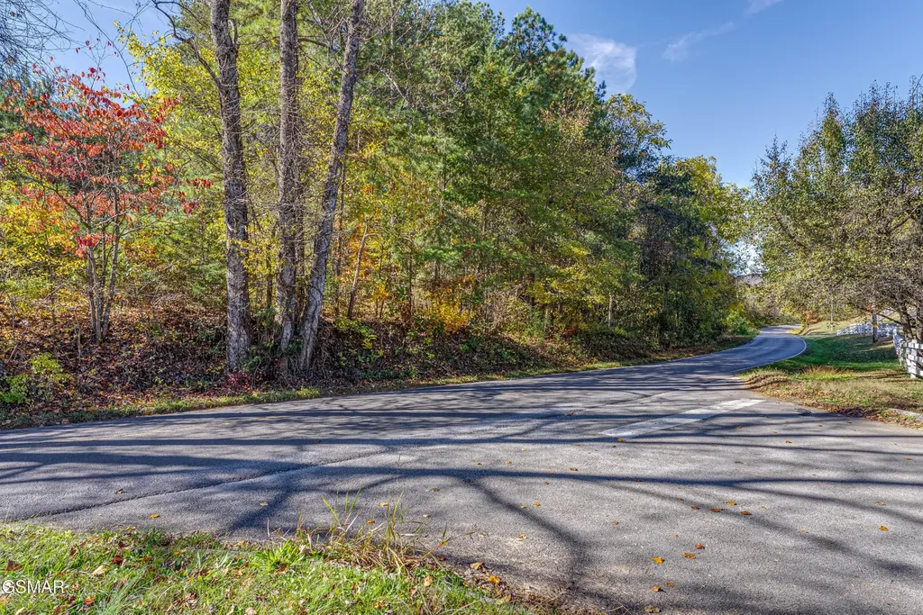 21 Green Hill Road Dandridge TN 37725