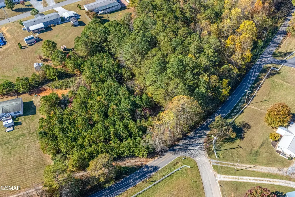 21 Green Hill Road Dandridge TN 37725