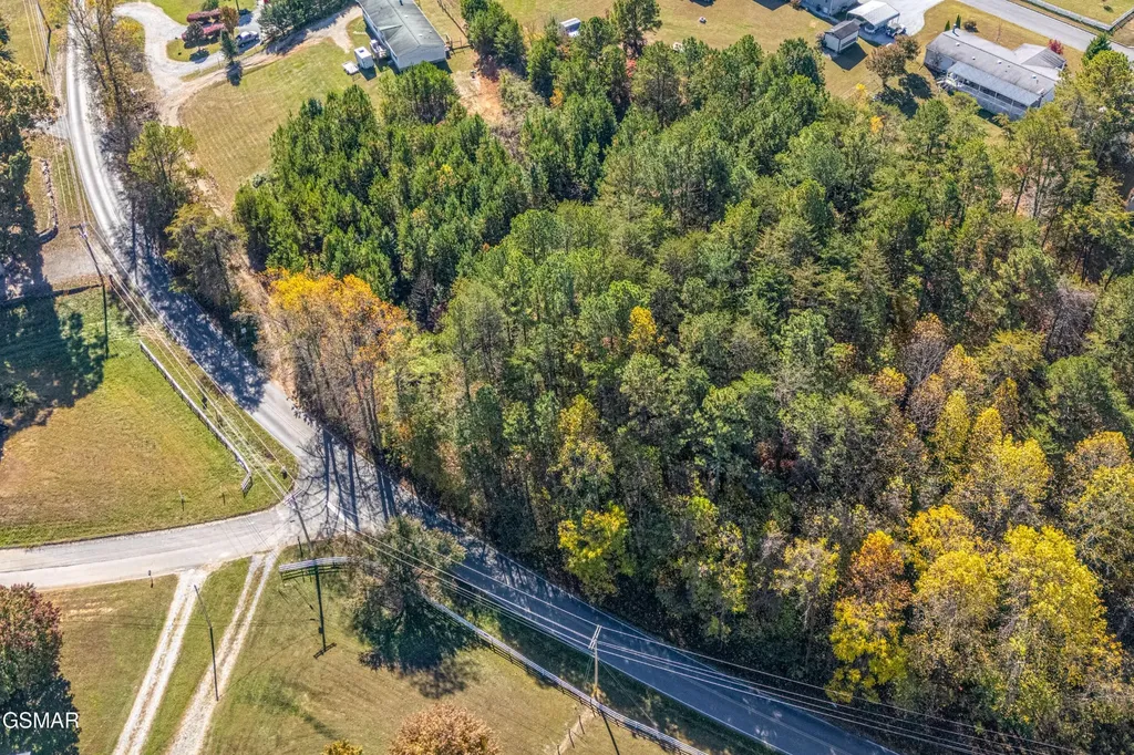 21 Green Hill Road Dandridge TN 37725