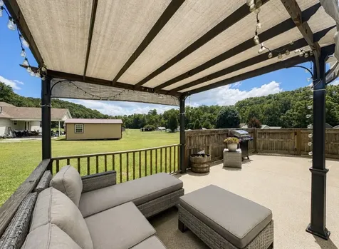 1013 S Tidwell Road Bon Aqua TN 37025