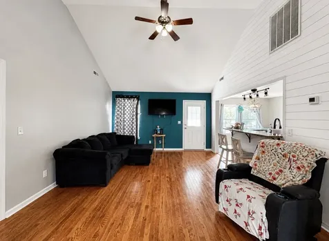 1013 S Tidwell Road Bon Aqua TN 37025
