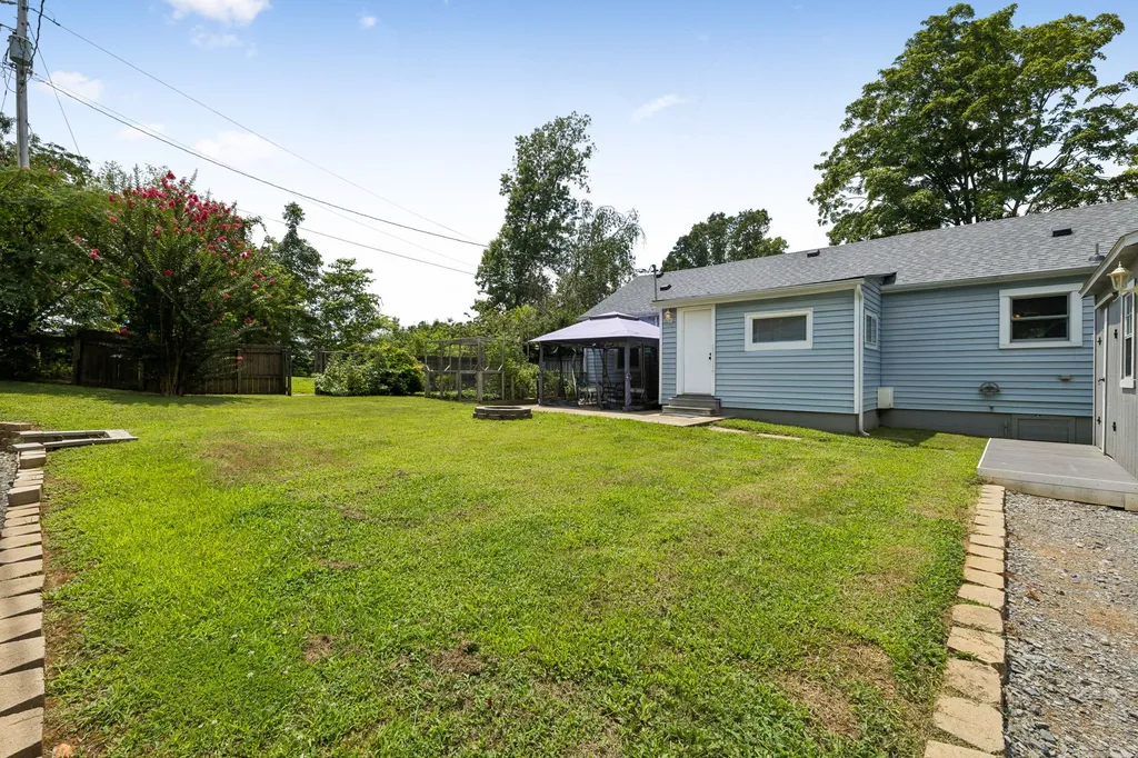 635 Dotsonville Road Clarksville TN 37042