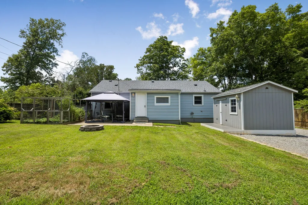 635 Dotsonville Road Clarksville TN 37042