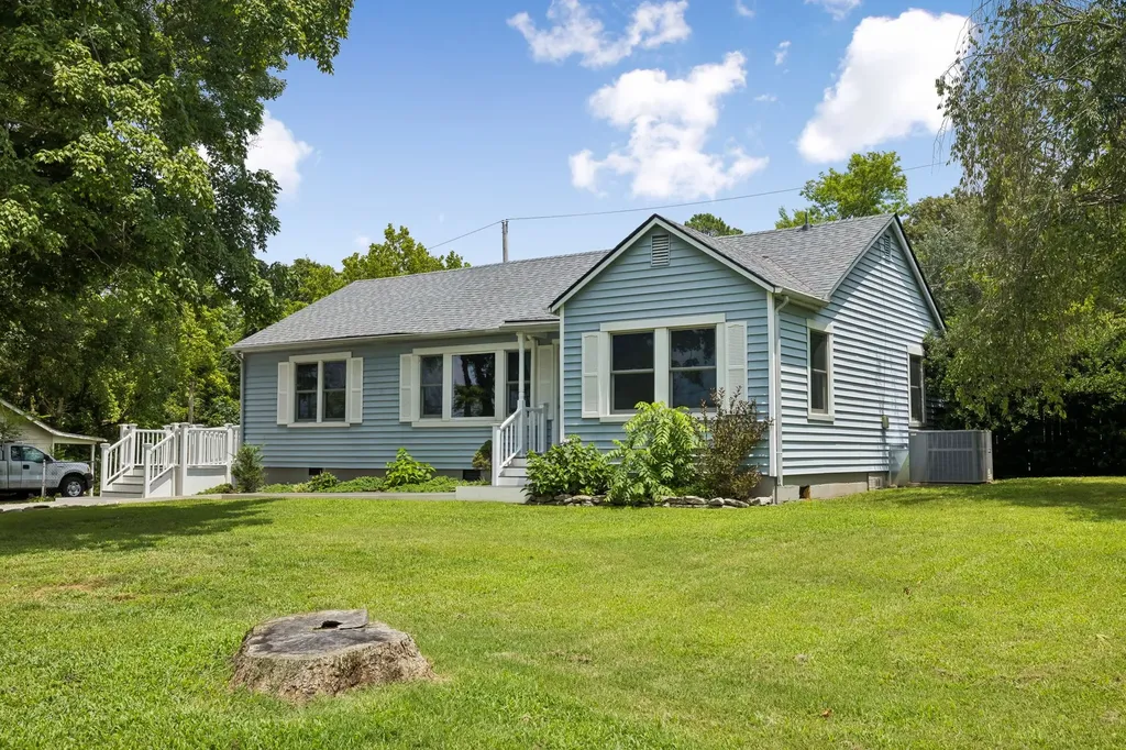 635 Dotsonville Road Clarksville TN 37042
