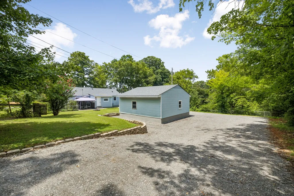 635 Dotsonville Road Clarksville TN 37042