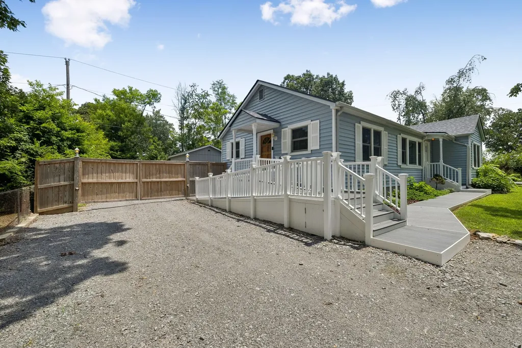 635 Dotsonville Road Clarksville TN 37042