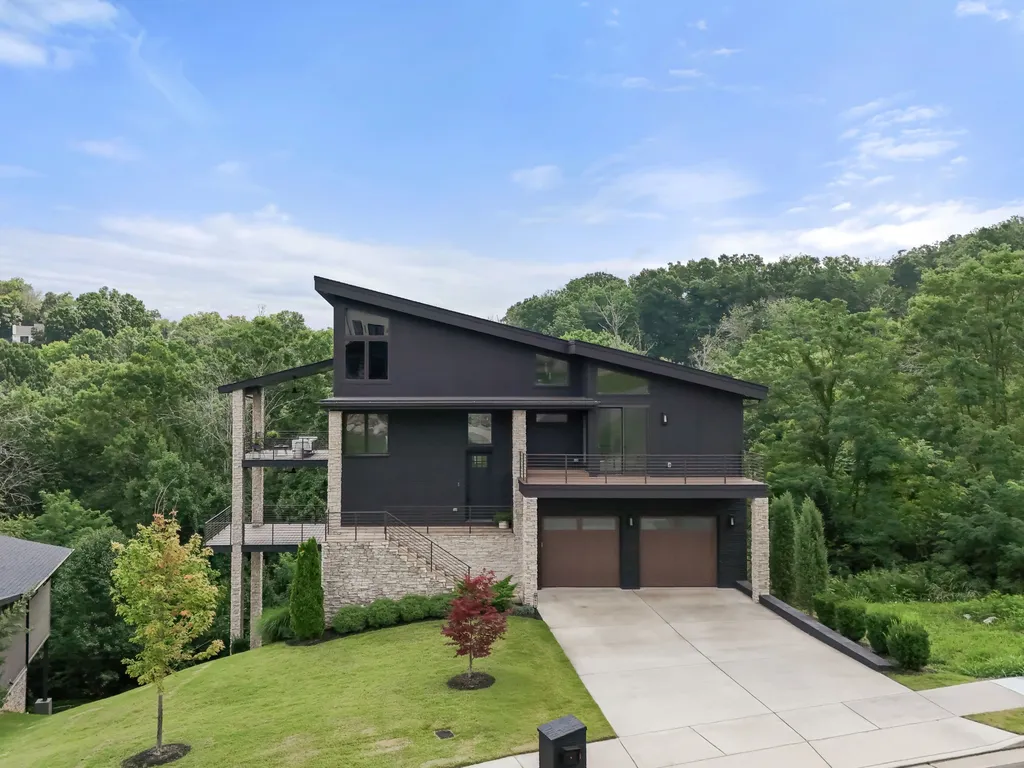 5812 Woodland Hills Drive Nashville TN 37211