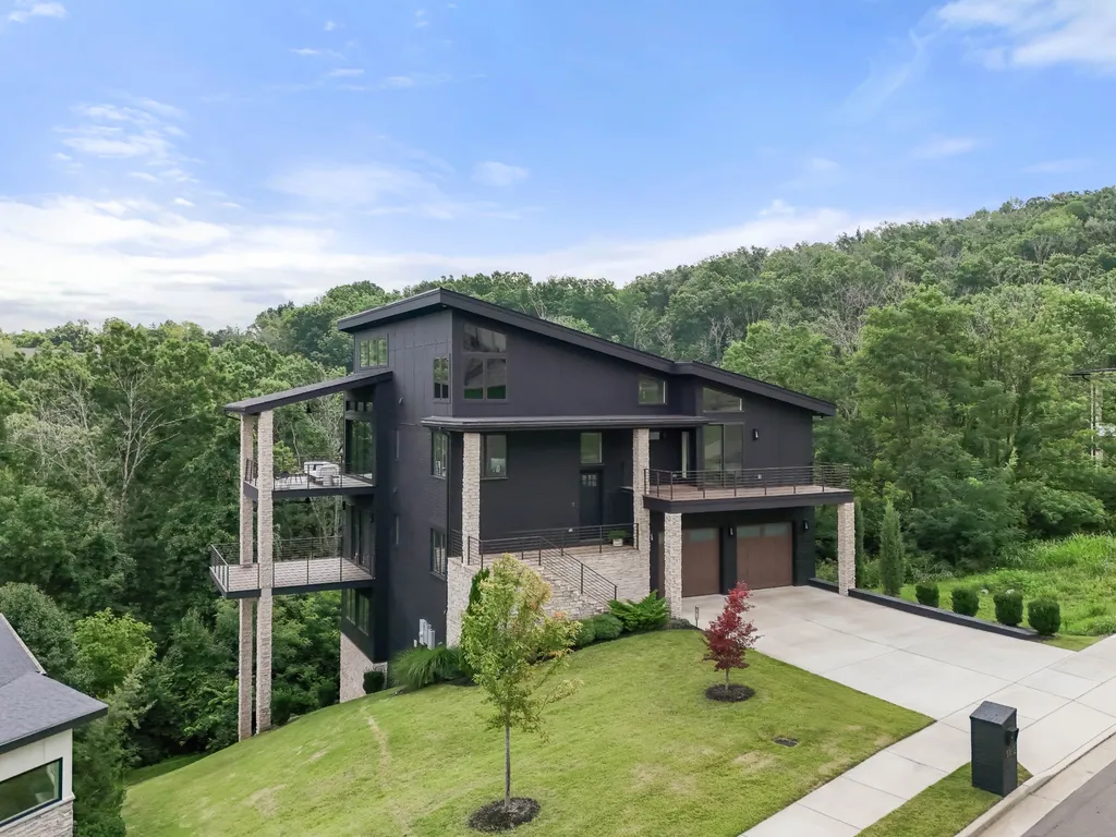 5812 Woodland Hills Drive Nashville TN 37211
