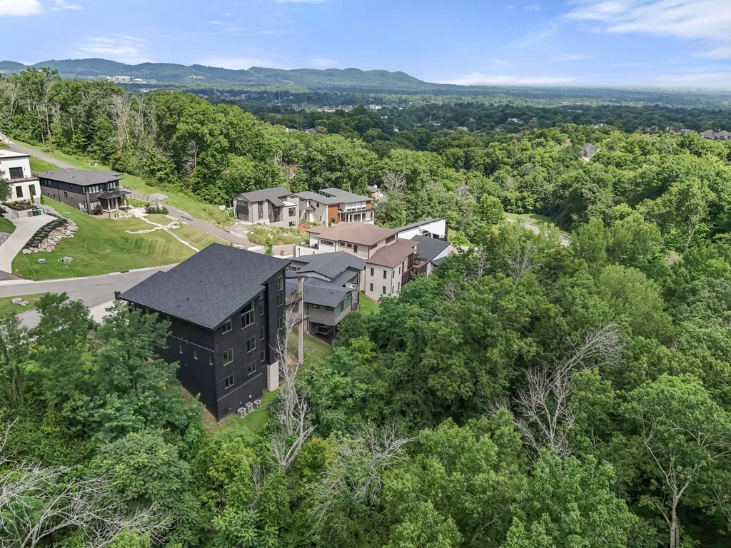 5812 Woodland Hills Drive Nashville TN 37211