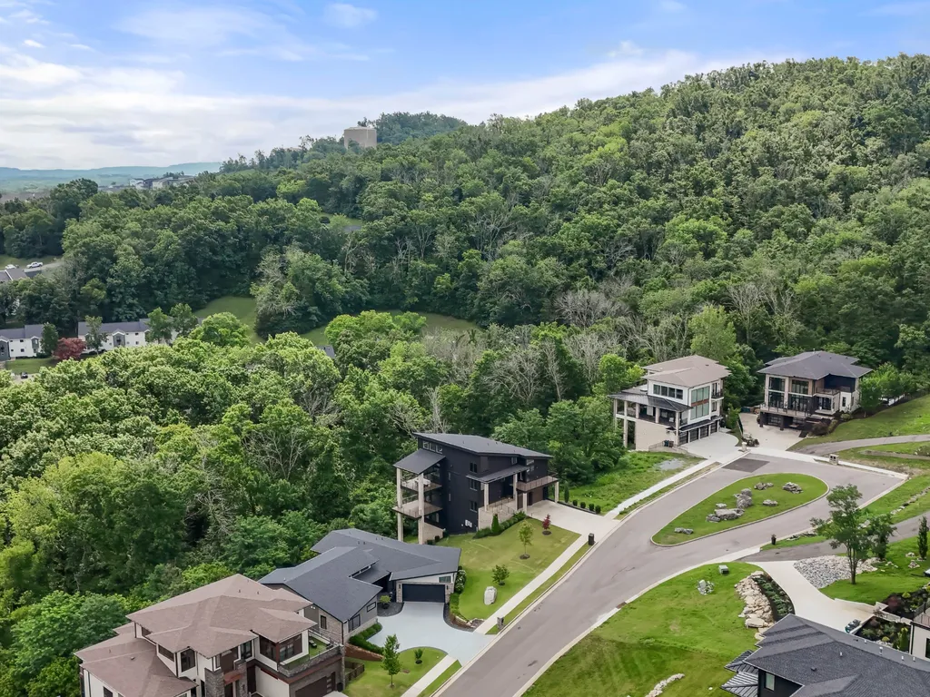 5812 Woodland Hills Drive Nashville TN 37211