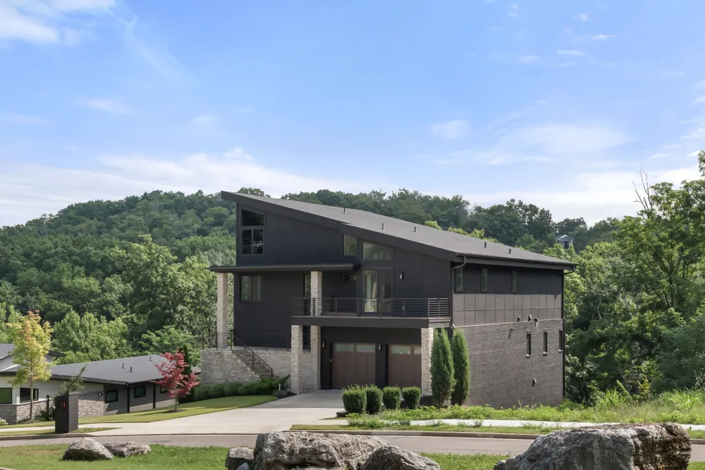 5812 Woodland Hills Drive Nashville TN 37211