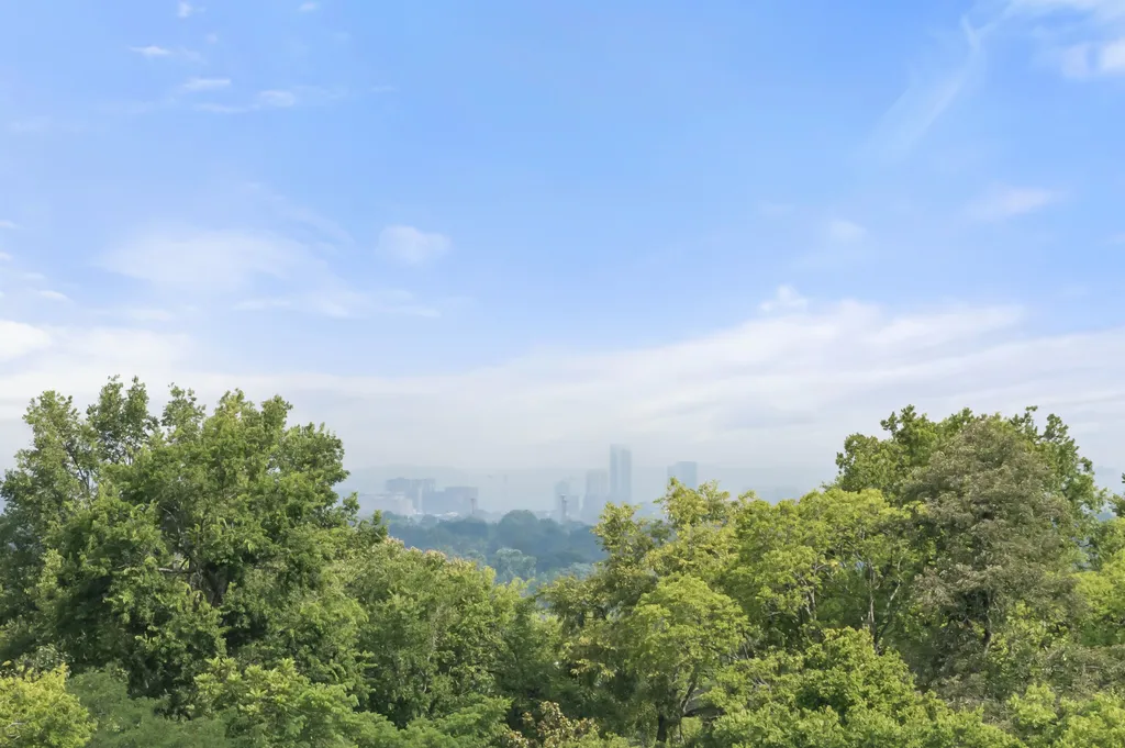 5812 Woodland Hills Drive Nashville TN 37211