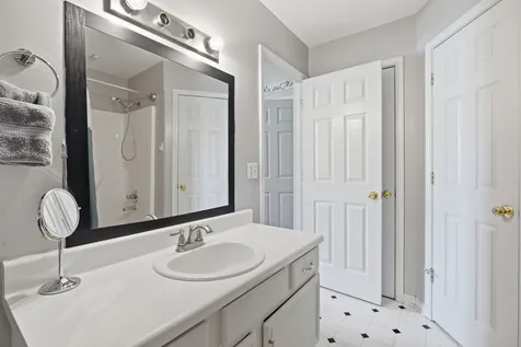 2014 Gardendale Drive Murfreesboro TN 37130