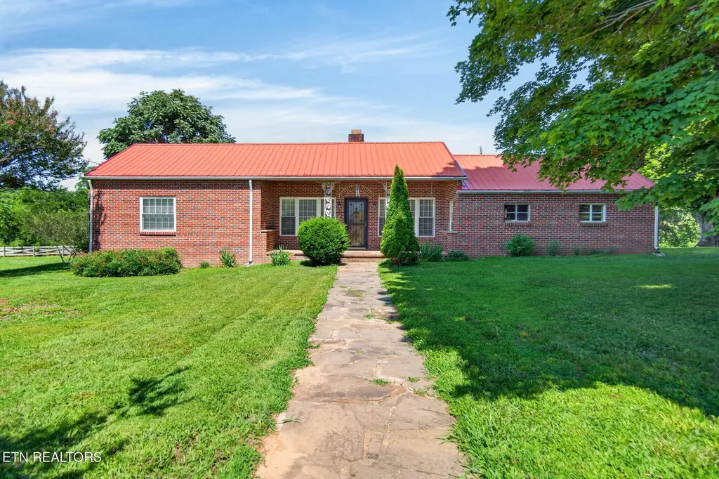 11034 Old Highway 28 Pikeville TN 37367