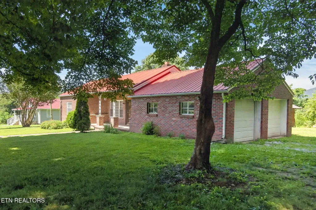 11034 Old Highway 28 Pikeville TN 37367