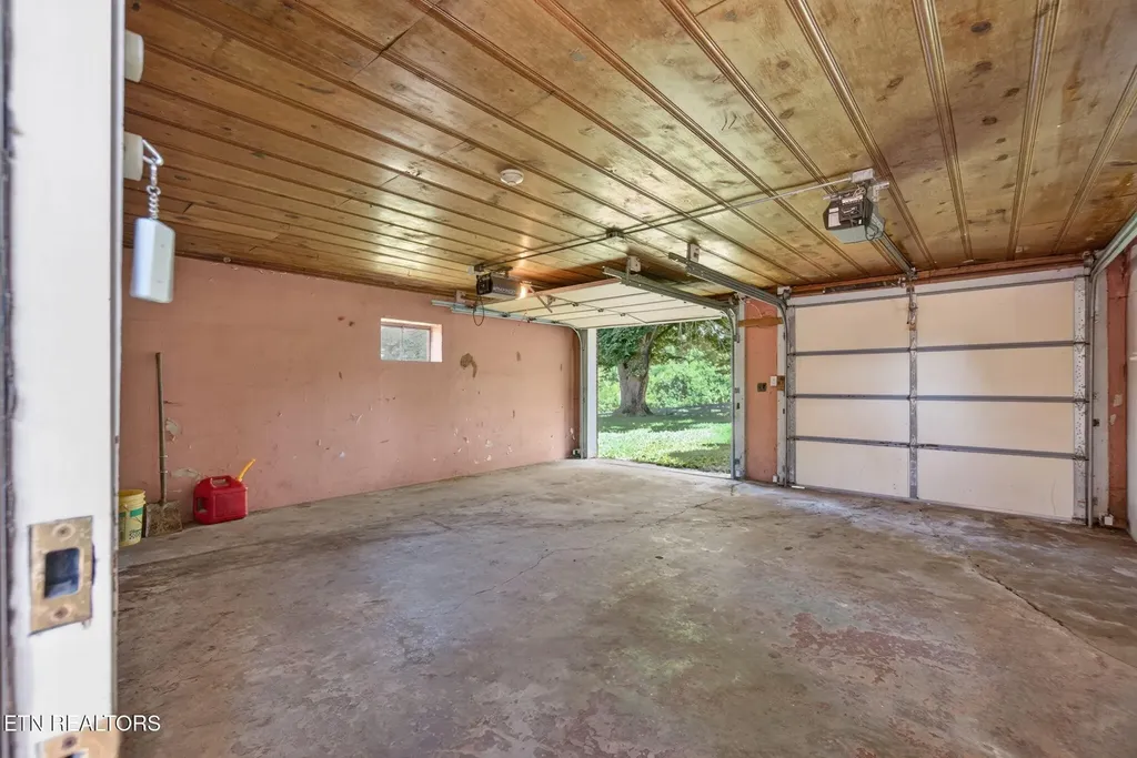 11034 Old Highway 28 Pikeville TN 37367