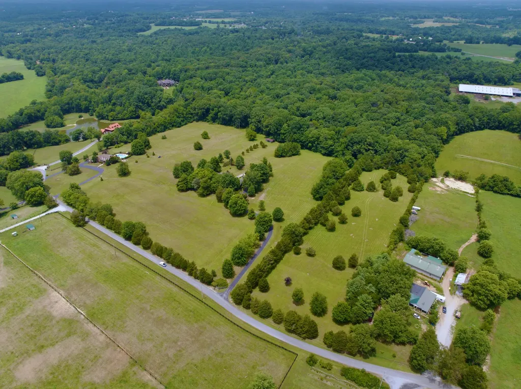 6881 Glidewell Road Cross Plains TN 37049