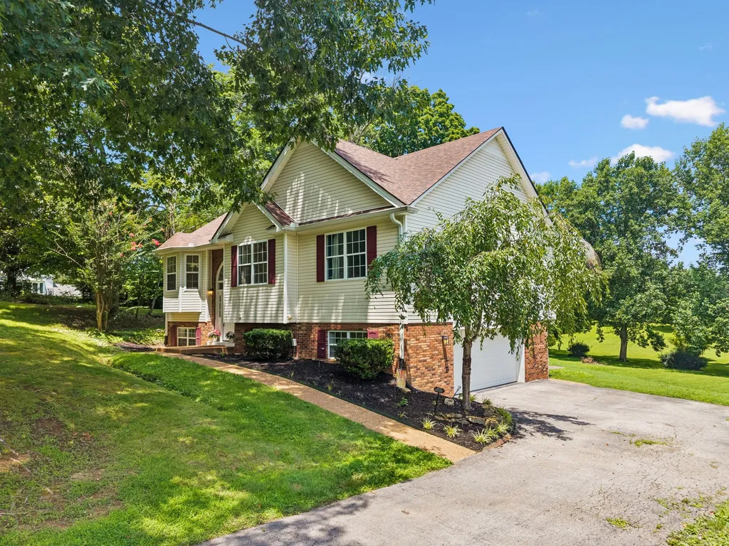 2024 Big Oak Drive Spring Hill TN 37174