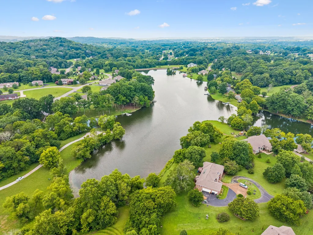 2024 Big Oak Drive Spring Hill TN 37174